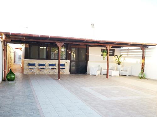 Margherita di Savoia Villa | Villa Hermosa Beach