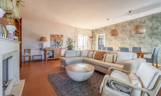 Impalata Villa | Villa 'House In Torto' with Shared Pool, Balcony, Wi-Fi and Air Conditioning