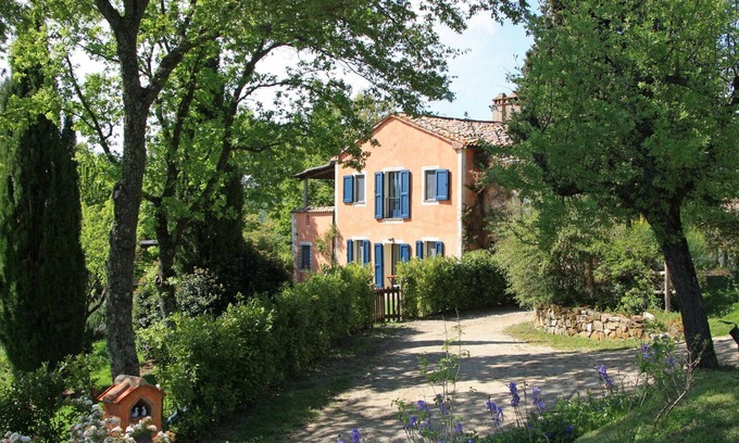 San Casciano dei Bagni Villa | Villa in San Casciano Dei Bagni with 7 bedrooms sleeps 12
