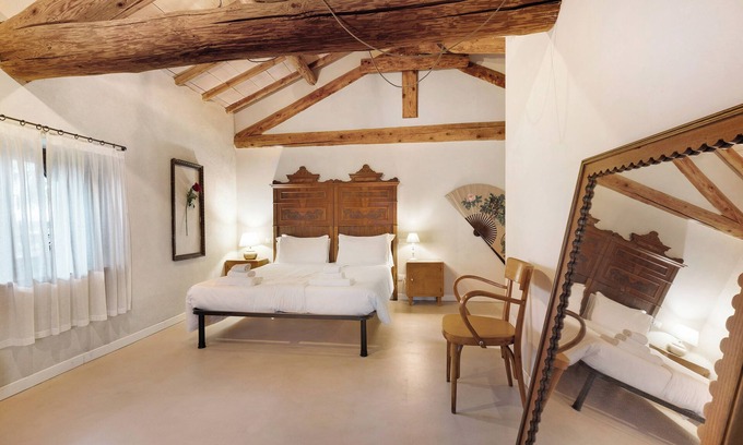 Valeggio sul Mincio Villa | Villa 'Il Bozzolo Boutique Apt Mimosa Mimosa' where Relaxation meets Design