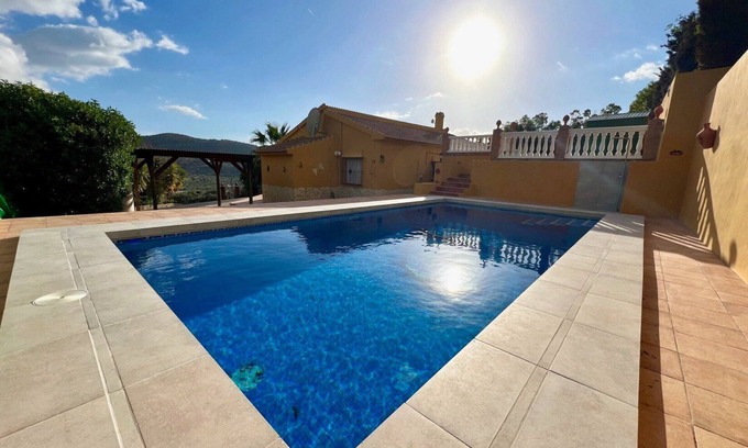 Alcaucin Villa | Villa in Alcaucin - Sleeps 4 - Pool - Parking