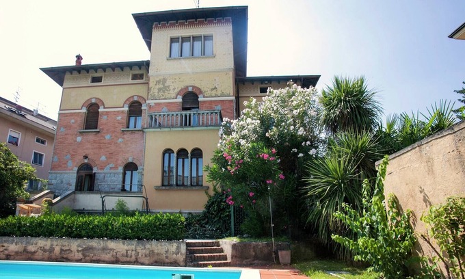 Desenzano del Garda Villa | Villa in Desenzano near Lake Garda