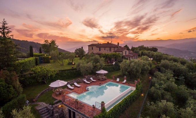 Monsummano Terme Villa | Villa in Grotta Giusti with 7 bedrooms sleeps 20