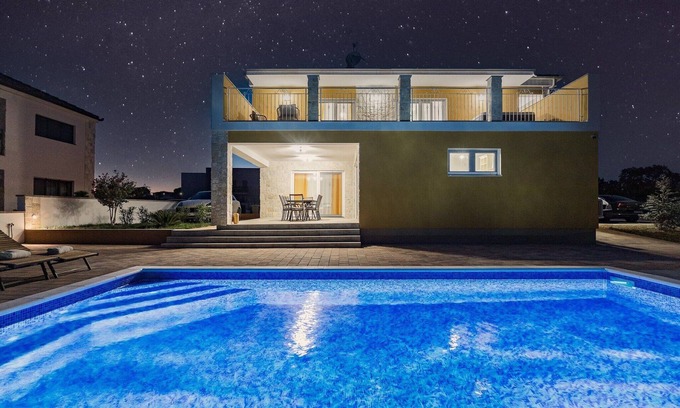 Krnica Villa | Villa in Krnica near Beaches with Private Pool