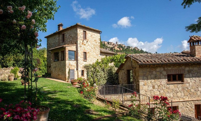 Montepulciano Villa | Villa in Montepulciano with Pool and Terrace