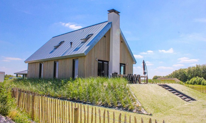 Tholen House | Villa in Netherlands with Sauna & Bubble Bath