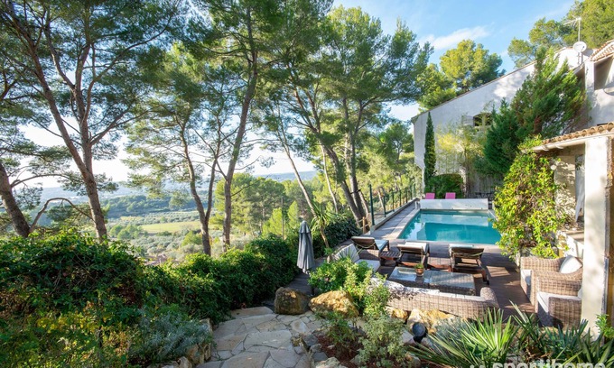 Velaux Villa | Villa in Provence: Hollyday, Week End with friends, meetings: close to Marseille