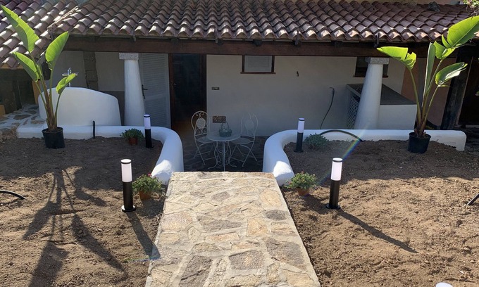 Olbia Resort | Villa in Resort with swimming pool bar restaurant surrounded by nature C. EMERALD