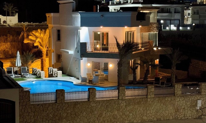 Ras Nasrani Villa | Villa in Sharm El Sheikh - By The Beach - Large Pool - Jacuzzi - sleeps 10