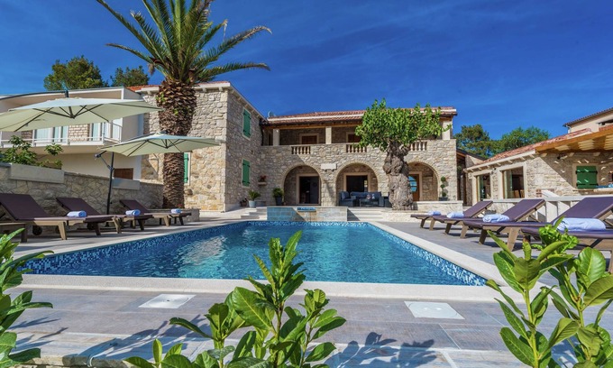 Sukosan Villa | Villa in Sukošan with Pool near the Sea