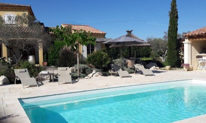 Arles Villa | Villa in the countryside
