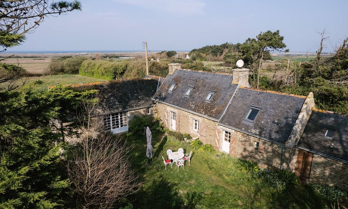 Plomeur House | VILLA IN THE HEART OF NATURE, IN THE DUNES, SEA VIEW, CLOSE TO TORCHEMEUBLE *
