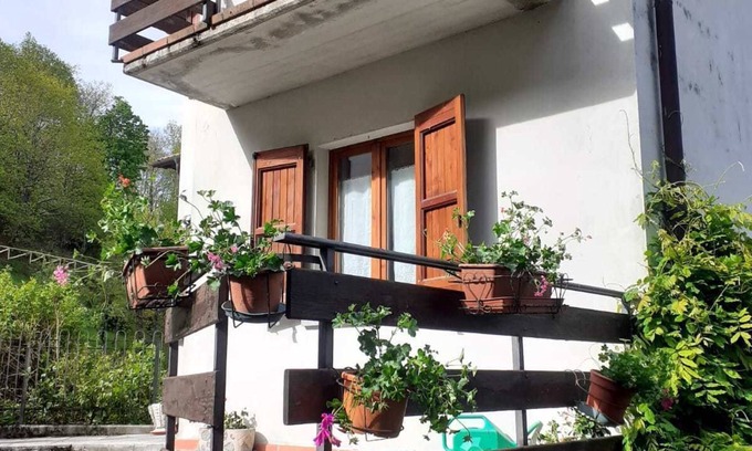 Pianosinatico Villa | Villa in the mountains, with terrace and garden