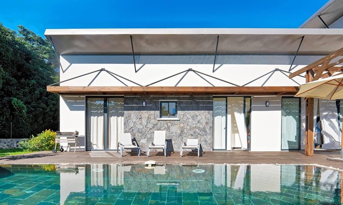 Ravine des Cabris Apartment | VILLA ISIS, swimming pool 8X4 DEEP 1.4 trek, Entre-Deux, Reunion Island
