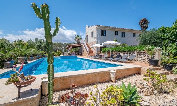 Manacor House | Villa "Juana Maria" with Pool, A/C, Wi-Fi, Garden, Terrace & Balcony