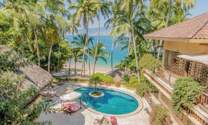 Playa Guitarron House | Villa Karin: Magnificent house in front of the bay