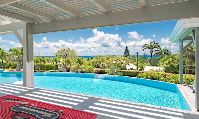 Saint-Francois Villa | Villa Karukera offers breathtaking sea views from its infinity pool