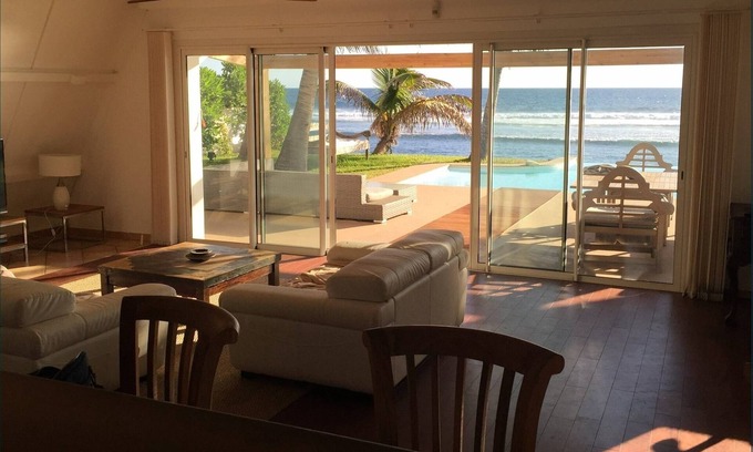 Trois-Bassins Villa | VILLA KAZ KAYAMB, FEET IN THE WATER