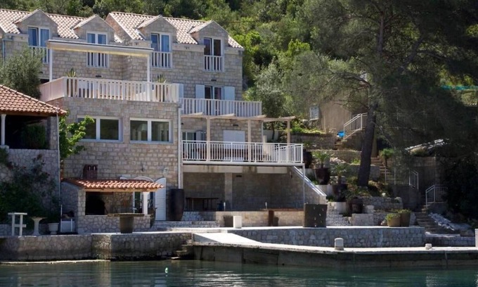 Kobas House | Villa Kobas - Five Bedroom Holiday Home with Sea View