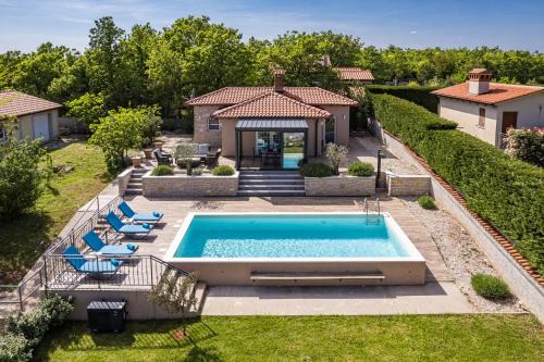 Salakovci Villa | Villa Krasna Kuca for 5 people near Labin - Rabac with private heated pool