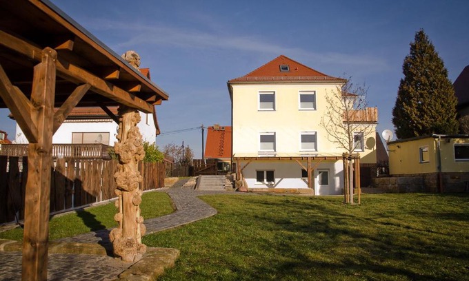 Kleinpestitz/Mockritz House | Villa Kreisel