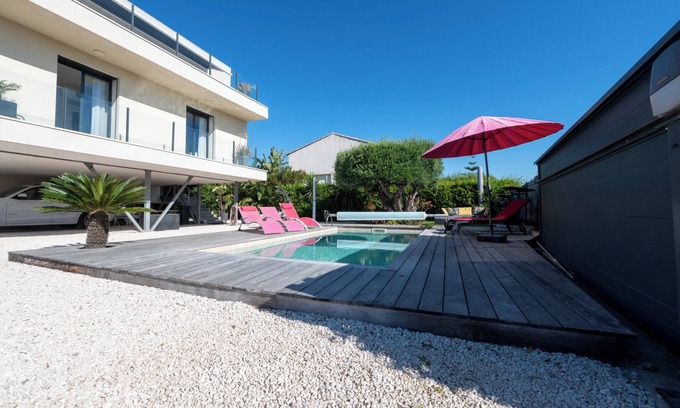 Miramar House | Villa La LONDE Les MAURES Sleeps 14 Heating Pool Between HYERES and Le LAVANDOU