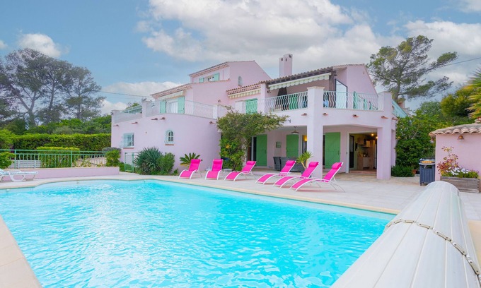 Saint-Aygulf Villa | Villa 'Le 139' with Sea View, Private Pool and Wi-Fi
