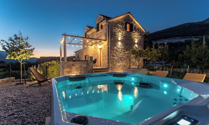 South Croatia Coast Villa | Villa Le Adria ★ Private Hot Tub ★ Free Beach Parking ★ Rare & Unique experience