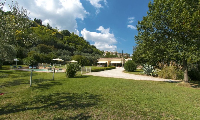 Cupra Marittima Villa | Villa Le Cupe - Luxury 5 Bedroom Villa With Pool by the Sea