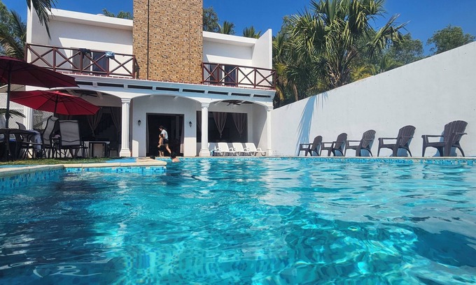 Monterrico Ski Chalet | Villa Le Mirage Monterrico Guatemala