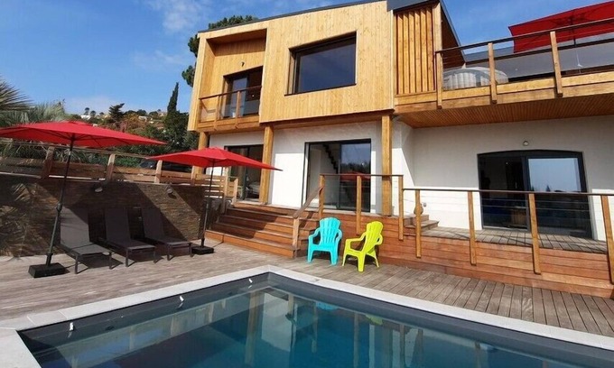 Saint-Aygulf House | Villa Le Repère, quiet area, air-conditioned with swimming pool