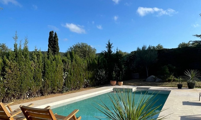 Calonge Villa | Villa 'Les Aulines' with Mountain View, Wi-Fi and Air Conditioning