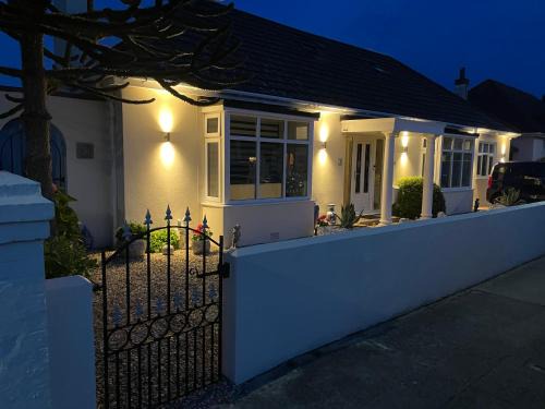 Paignton House | Villa Levante- Holiday Home Torbay