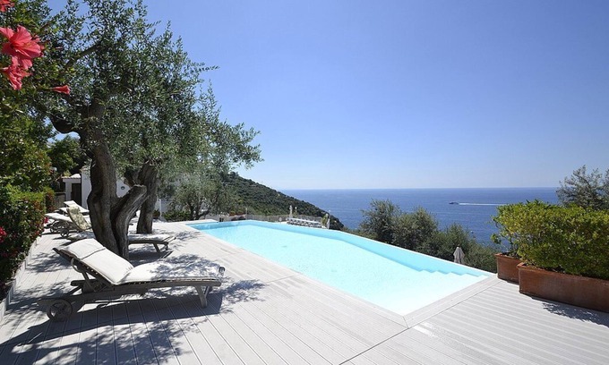 Marina del Cantone Villa | Villa Libellula: A charming and bright three-story villa which faces the sun and the sea, with Free WI-FI.