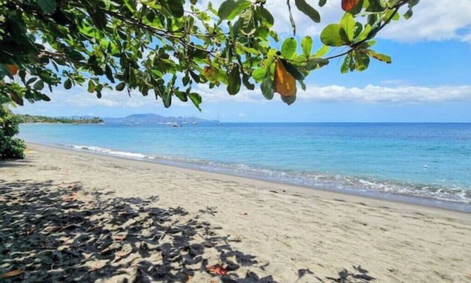 Schoelcher House | Villa Lido 8 persons with feet in the water, your jewel in the center of the island