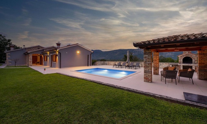 Krsan Villa | Villa Lilium mit privatem Pool und Wellness