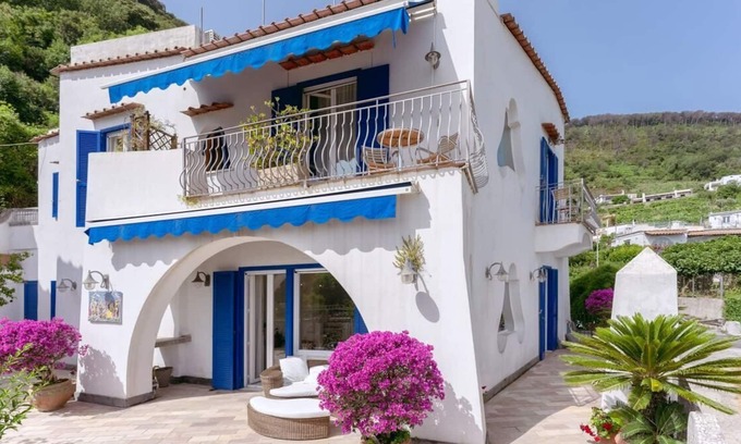 Casamicciola Terme Villa | VILLA LO SCARRAFONE