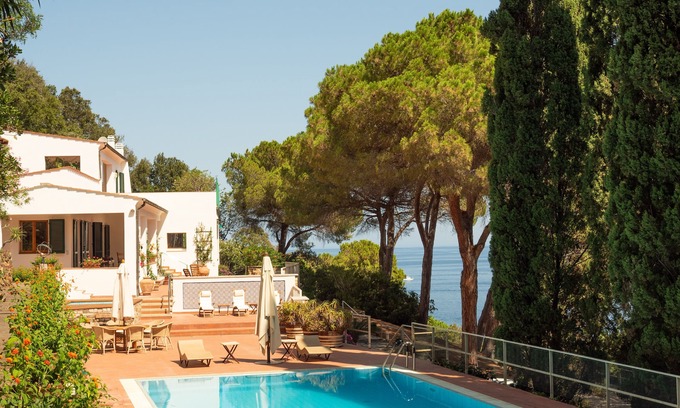 Bagno-Sprizze Villa | Villa LO SCHIOPPO with sea view and pool