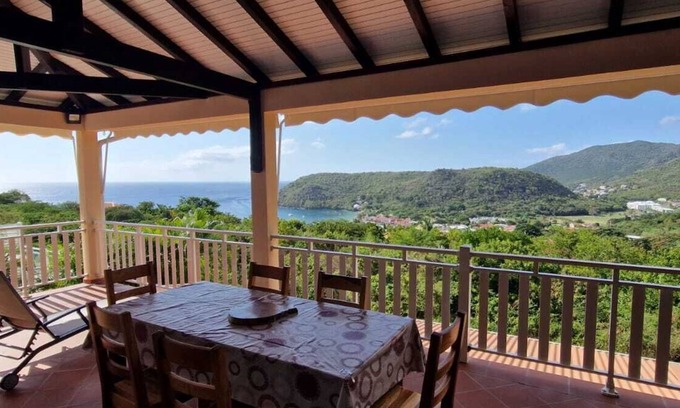 Les Anses-d'Arlets Villa | Villa located 400m from the village with breathtaking views of the beach and its pontoon