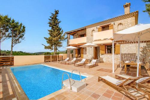 Agia Marina Villa | Villa Luciana by Villa Plus