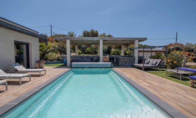 Grosseto-Prugna Villa | Villa 'Luxe, Bien-être, Vue Mer' with Sea View, Wi-Fi and Air Conditioning