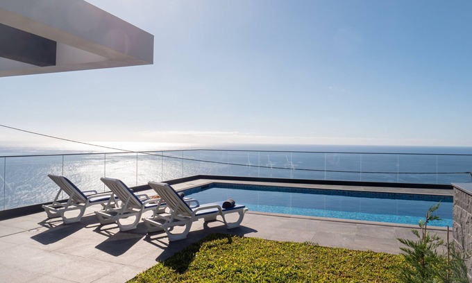 Ribeira Brava Villa | Villa Luxe by Atlantic Holiday