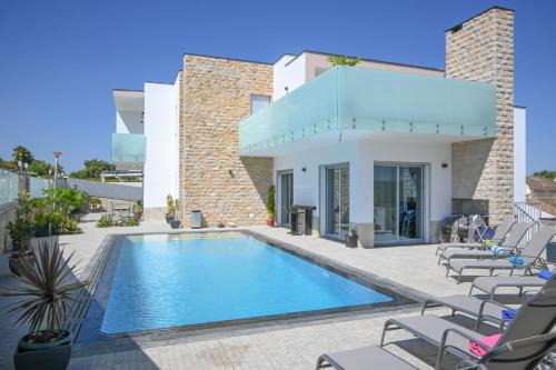 Vale Navio Villa | Villa Luz 37 - Jacuzzi Terrace & Swimming Pool