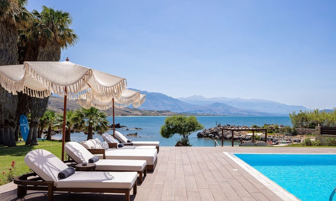 Atsipópoulon Villa | Villa Lygia - Beachside Luxury Redefined: by etouri