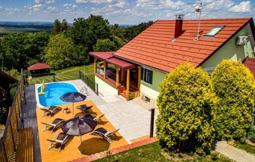 Jalzabet Villa | Villa Magic by Villas Guide