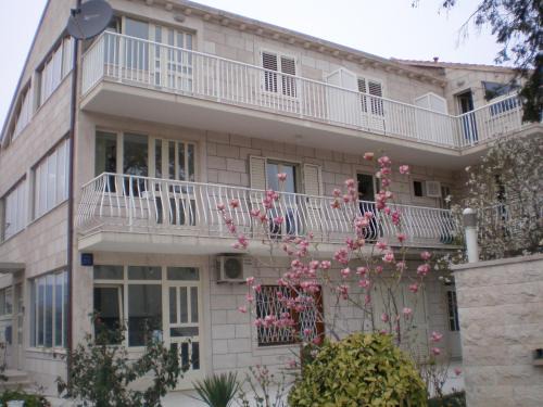 Srebreno House | Villa Magnolija