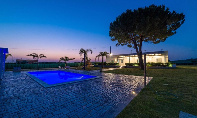 Menfi House | Villa 'Mamma Antonella' with private pool