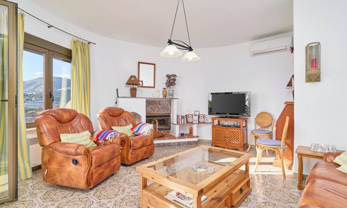 Almunecar Villa | "Villa María" with Sea View, Garden, Balcony & Wi-Fi