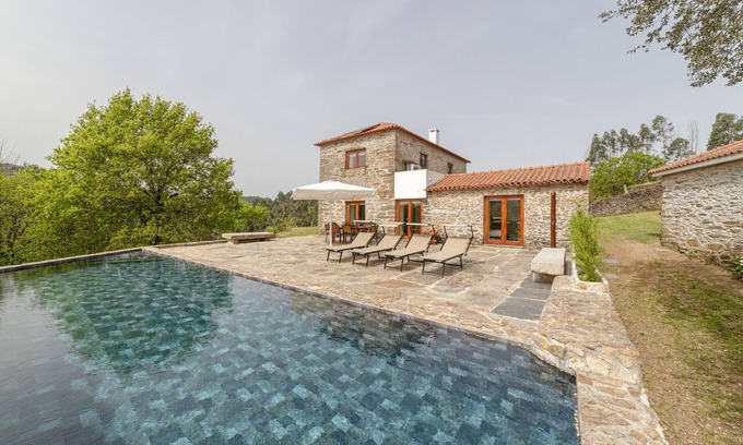Esposade Ski Chalet | Villa Maria Adelina, 10 minutes from Porto, with a private natural water pool.