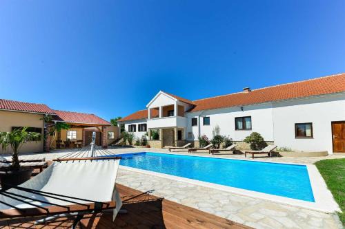 Benkovac Villa | Villa Marinic with private pool , Zadar county